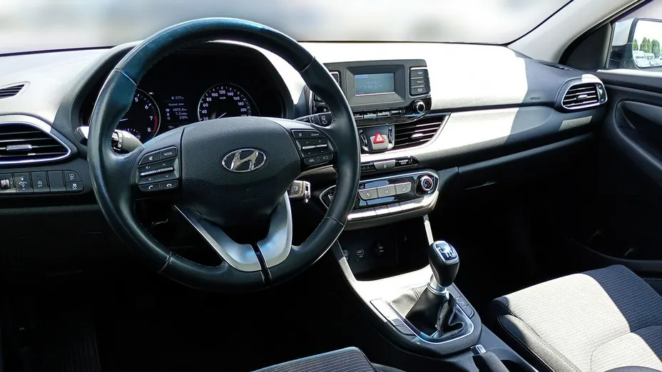 HYUNDAI i30 -