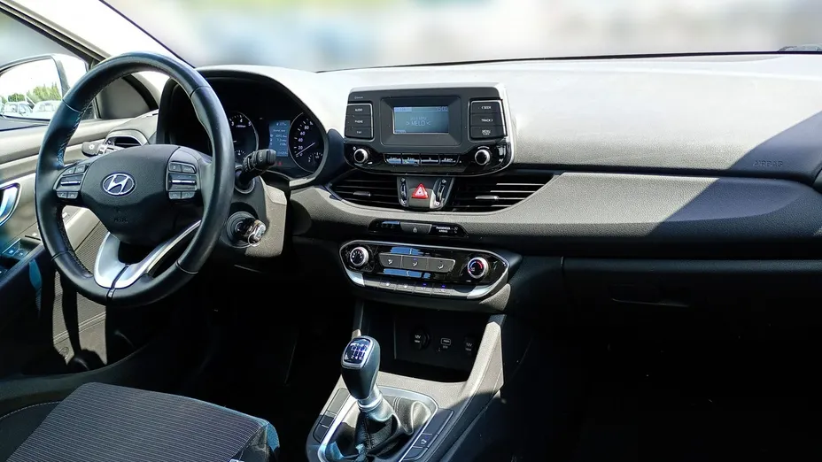 HYUNDAI i30 -