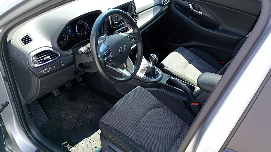 HYUNDAI i30 -