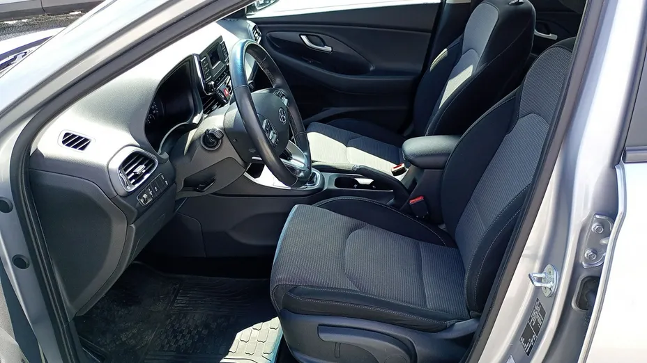 HYUNDAI i30 -