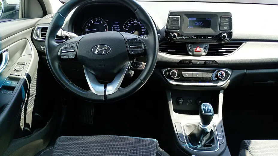 HYUNDAI i30 -