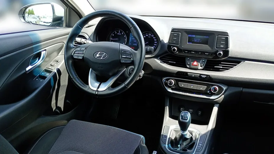 HYUNDAI i30 -
