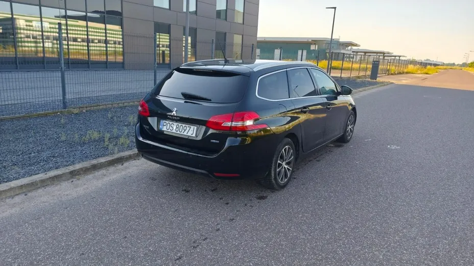 PEUGEOT 308 -
