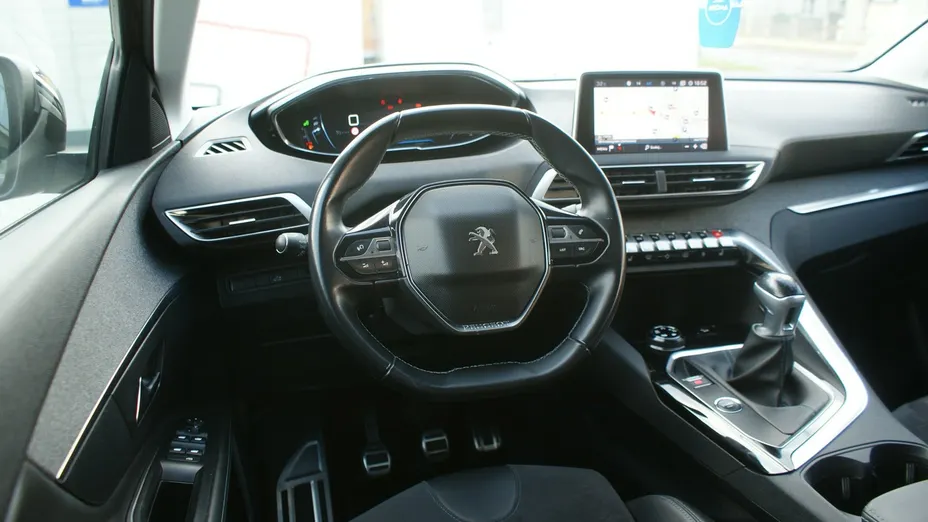 PEUGEOT 3008 -