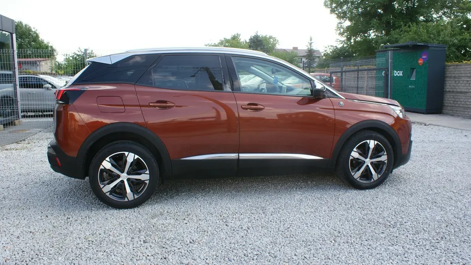 PEUGEOT 3008 -