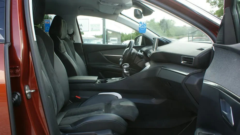 PEUGEOT 3008 -