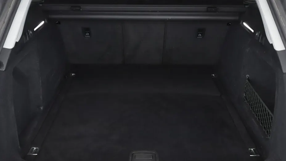 AUDI A6 -