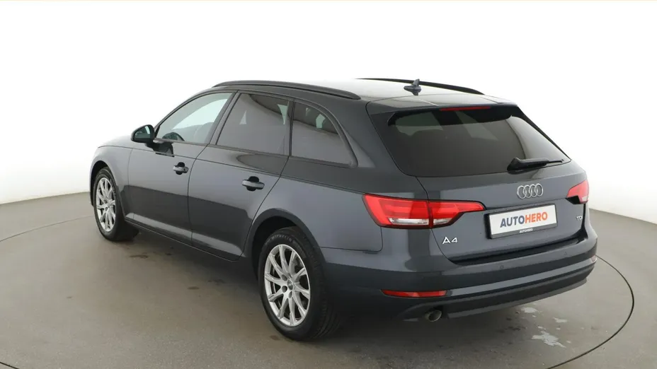 AUDI A6 -