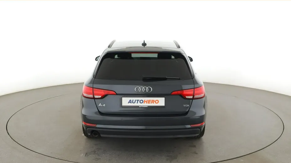AUDI A6 -