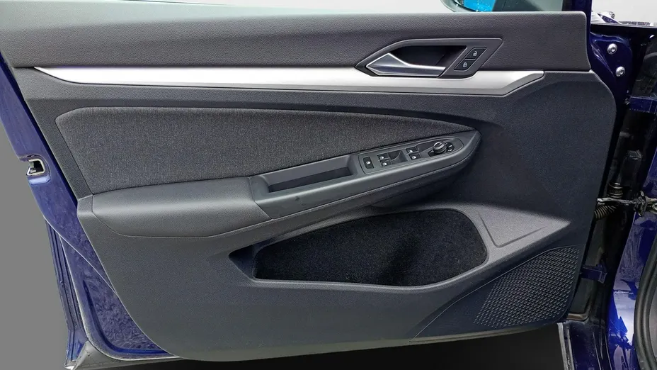 VOLKSWAGEN Golf -