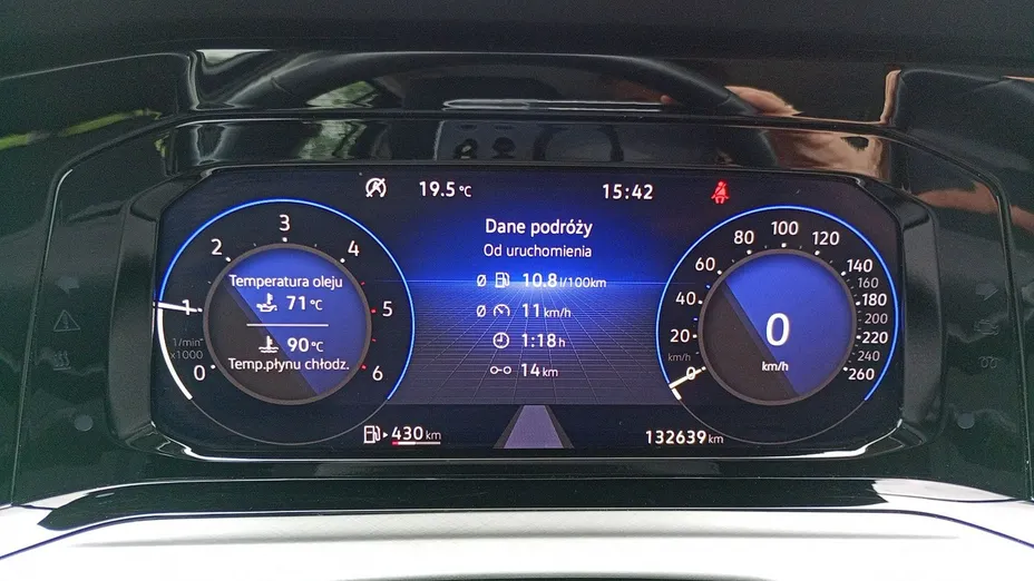 VOLKSWAGEN Golf -