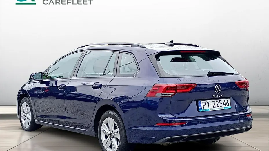 VOLKSWAGEN Golf -