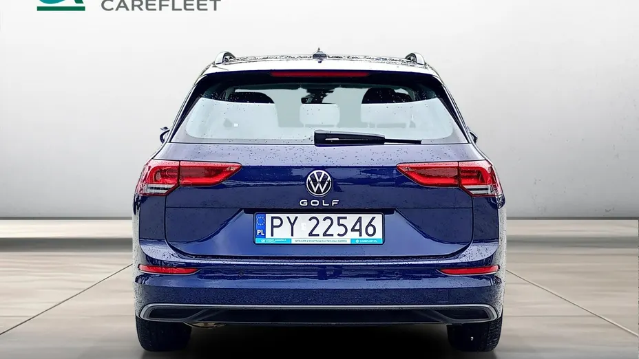 VOLKSWAGEN Golf -