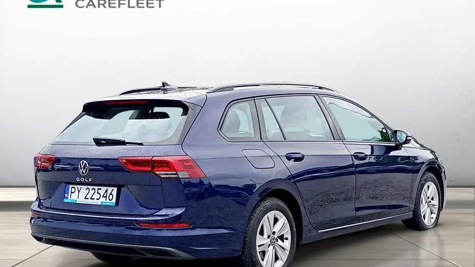 VOLKSWAGEN Golf -