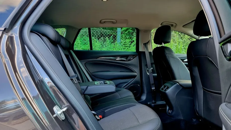 OPEL Insignia -