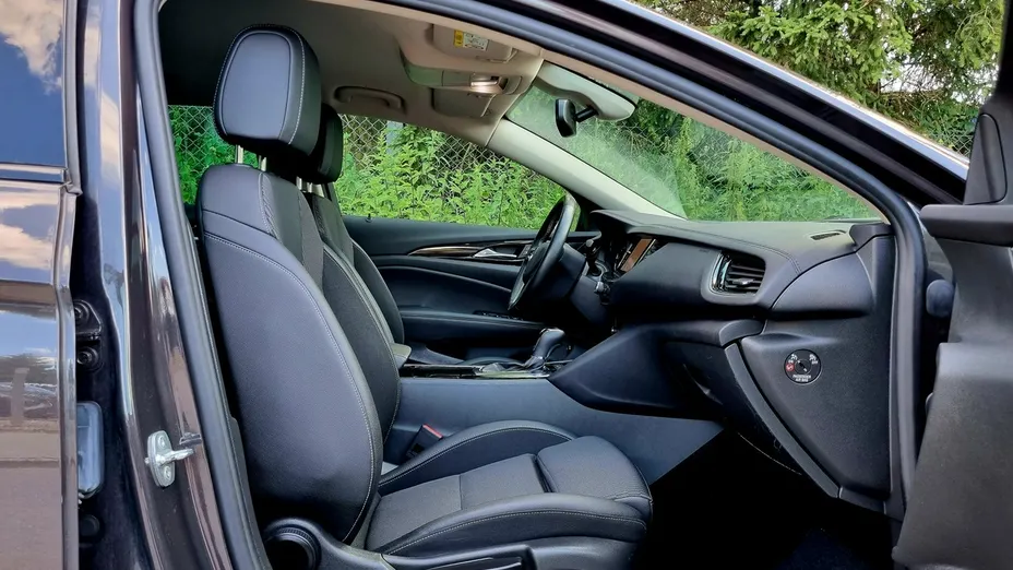 OPEL Insignia -
