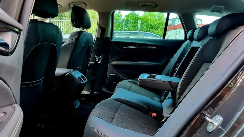 OPEL Insignia -