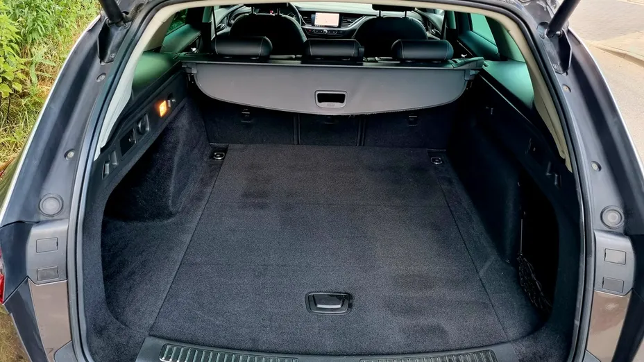 OPEL Insignia -