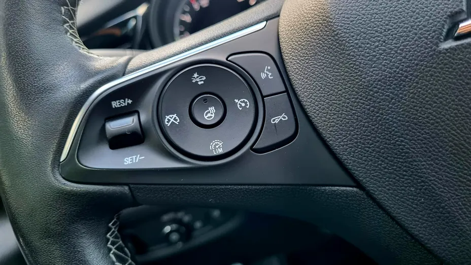 OPEL Insignia -
