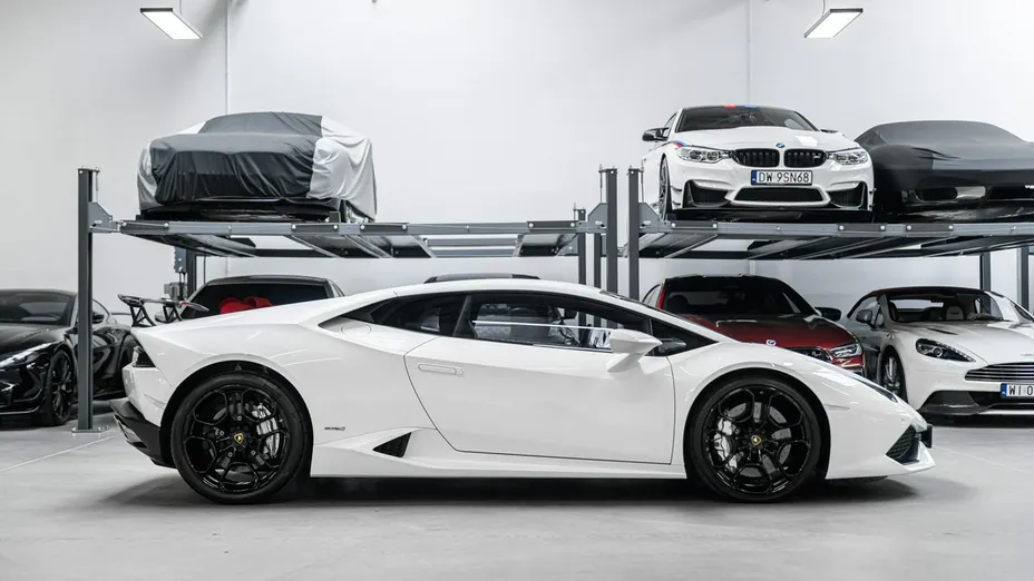 LAMBORGHINI Huracan -