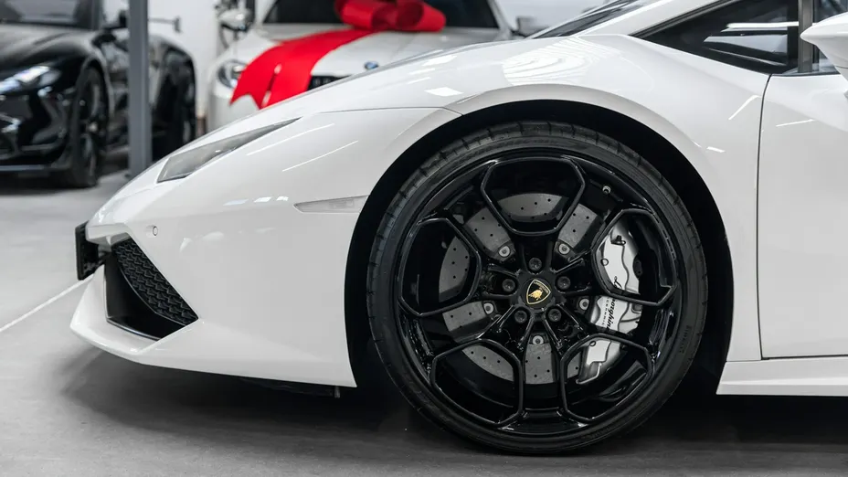 LAMBORGHINI Huracan -