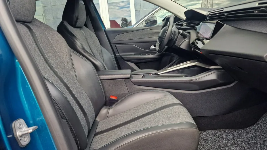 PEUGEOT 408 -