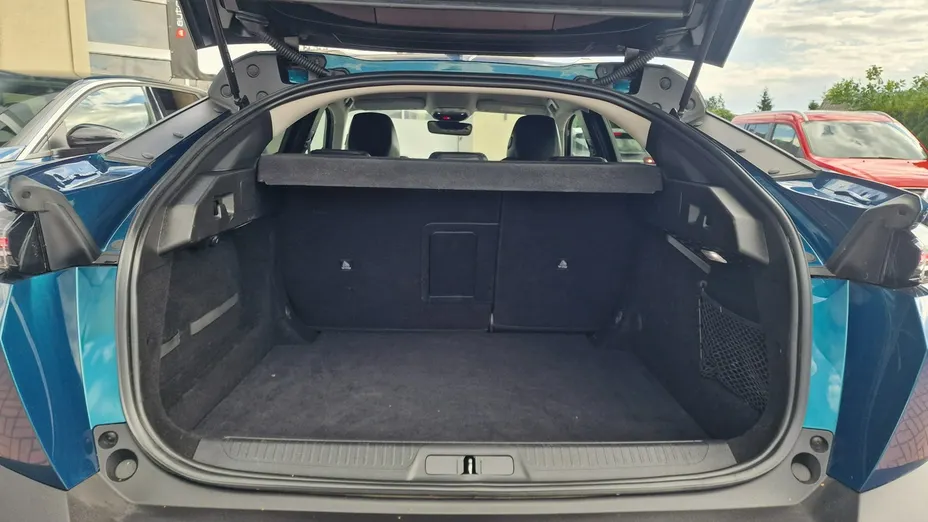 PEUGEOT 408 -