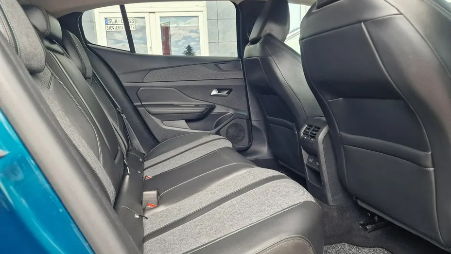 PEUGEOT 408 -