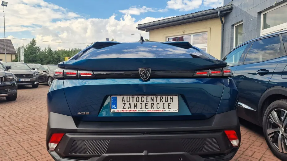 PEUGEOT 408 -