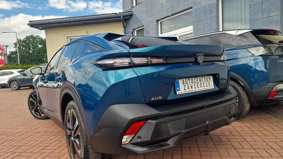 PEUGEOT 408 -