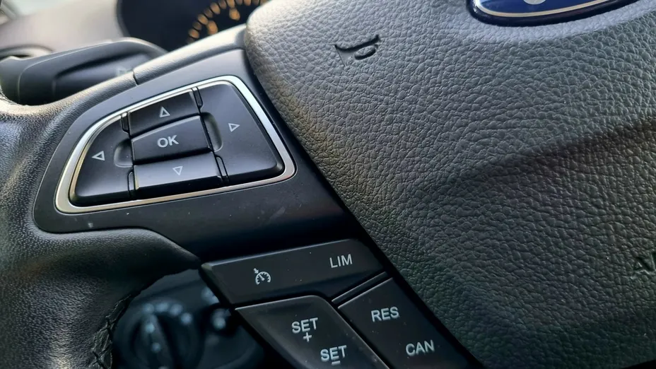 FORD Kuga -