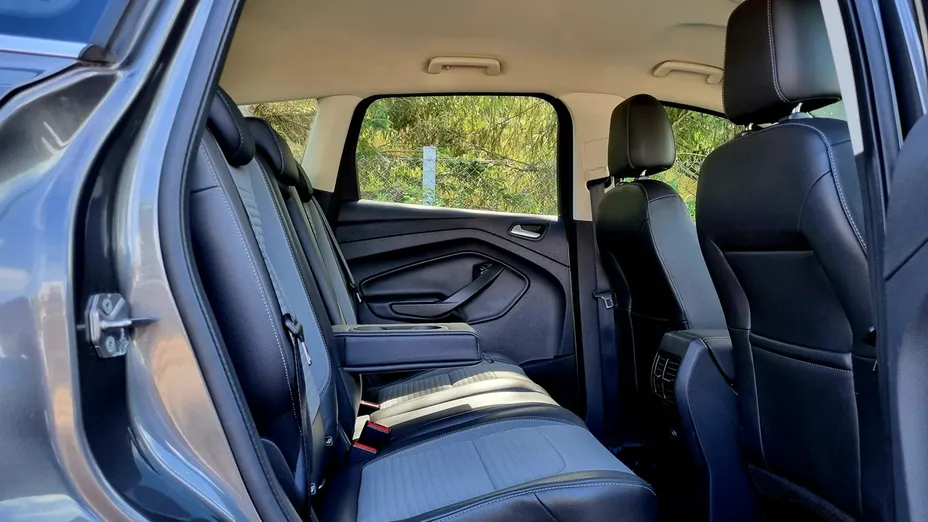 FORD Kuga -