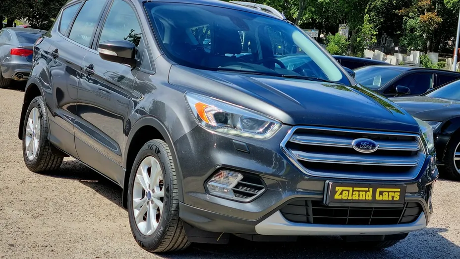 FORD Kuga -