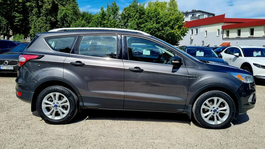 FORD Kuga -