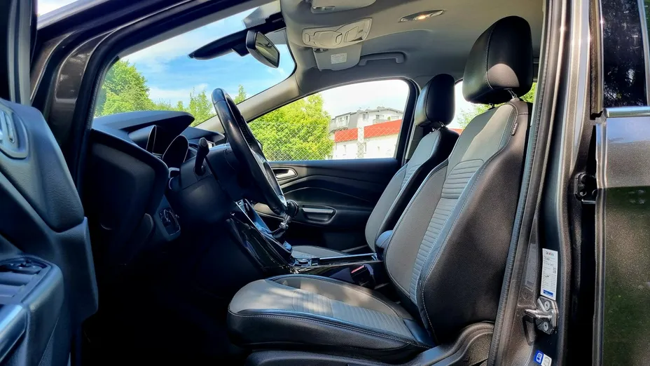 FORD Kuga -