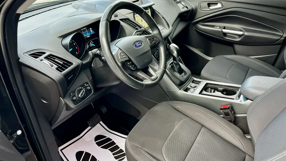 FORD Kuga -