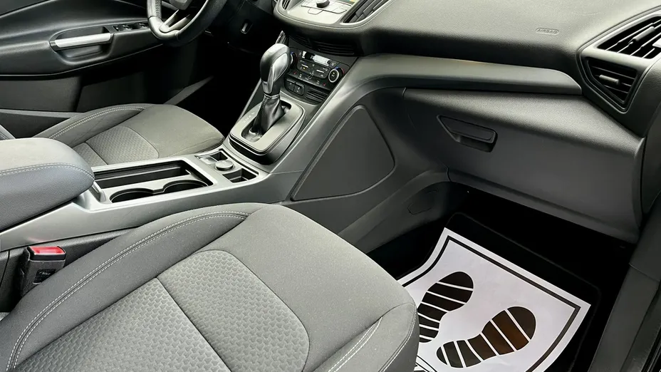 FORD Kuga -
