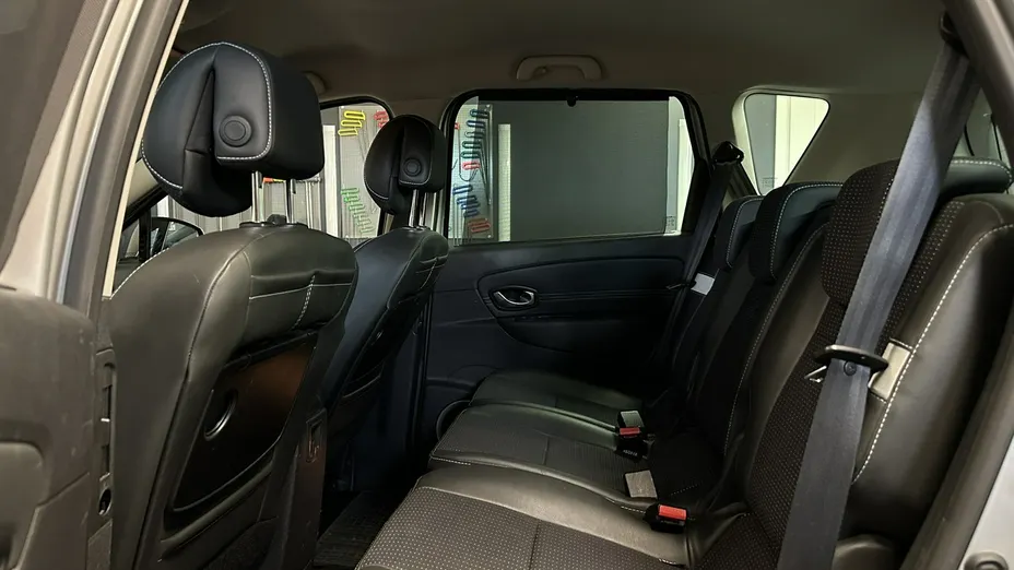 RENAULT Scenic -