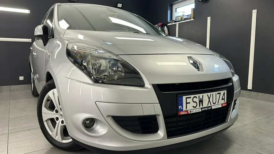 RENAULT Scenic -