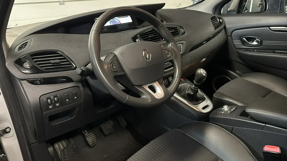 RENAULT Scenic -