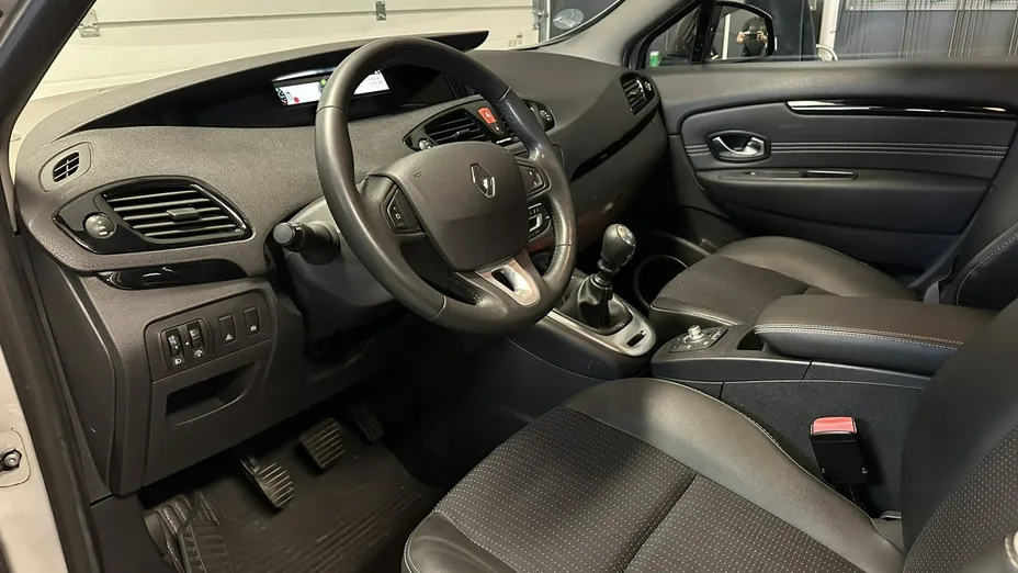 RENAULT Scenic -