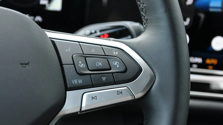 VOLKSWAGEN Tiguan -