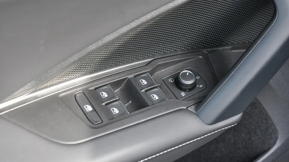 VOLKSWAGEN Tiguan -