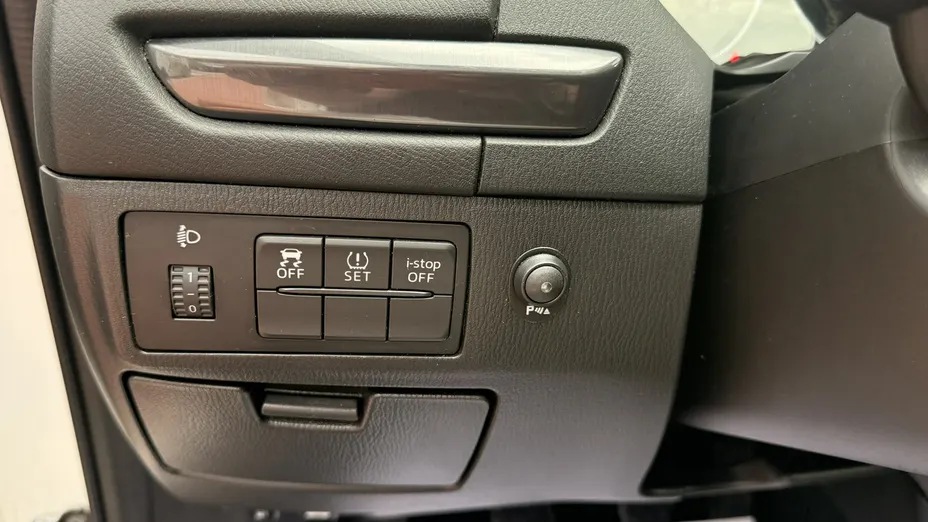 MAZDA 6 -