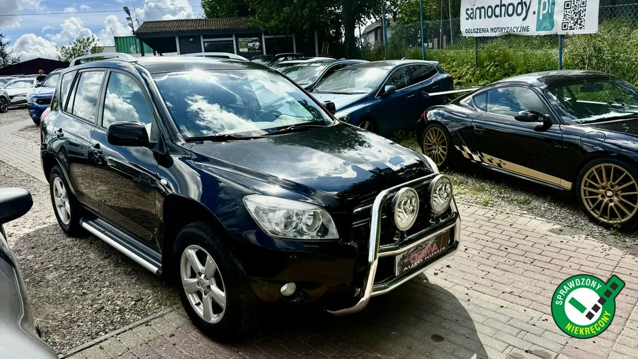TOYOTA RAV4 -