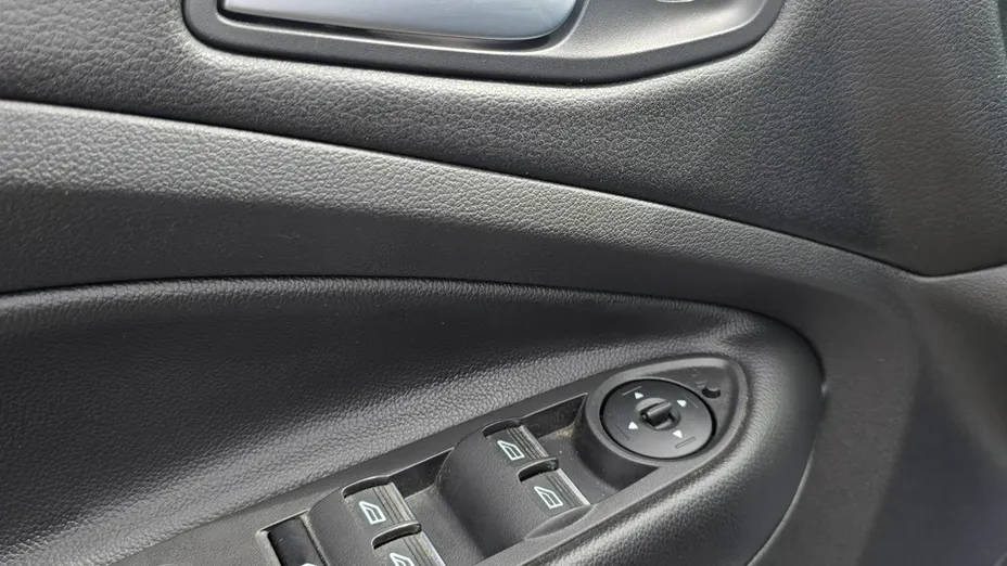 FORD Kuga -