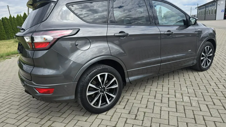 FORD Kuga -