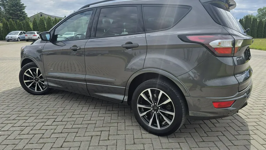 FORD Kuga -