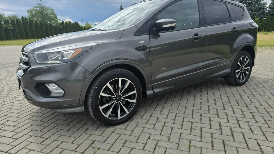 FORD Kuga -