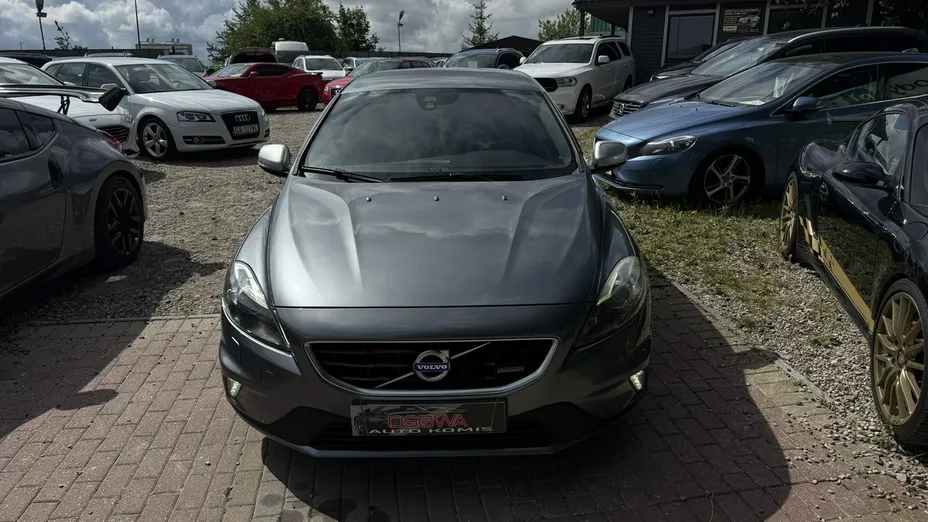 VOLVO V40 -